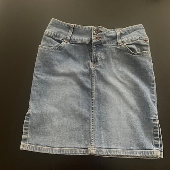 Tommy Hilfinger Denim skirt Size 7 Tommy Jeans - Picture 1 of 4